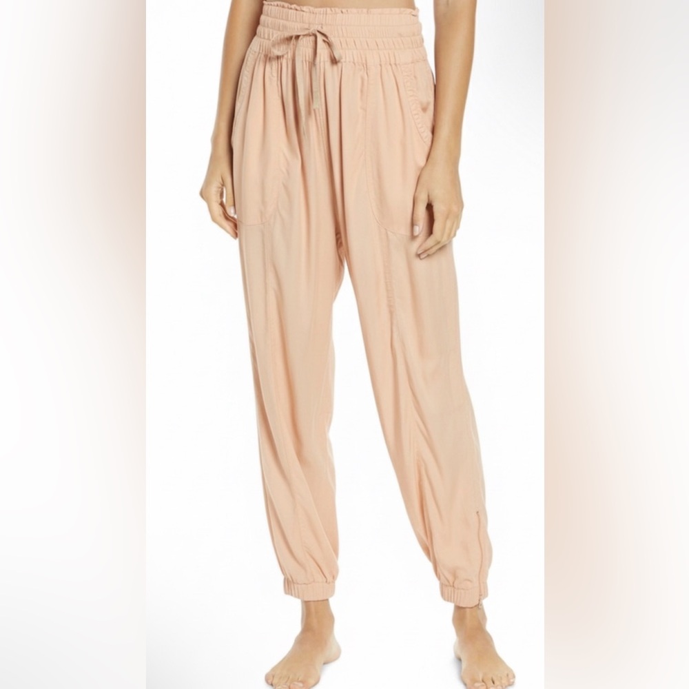 ‼️SOLD‼️ 46. NWT! Free People FP Movement Baggy Relaxed Halfzies Pants